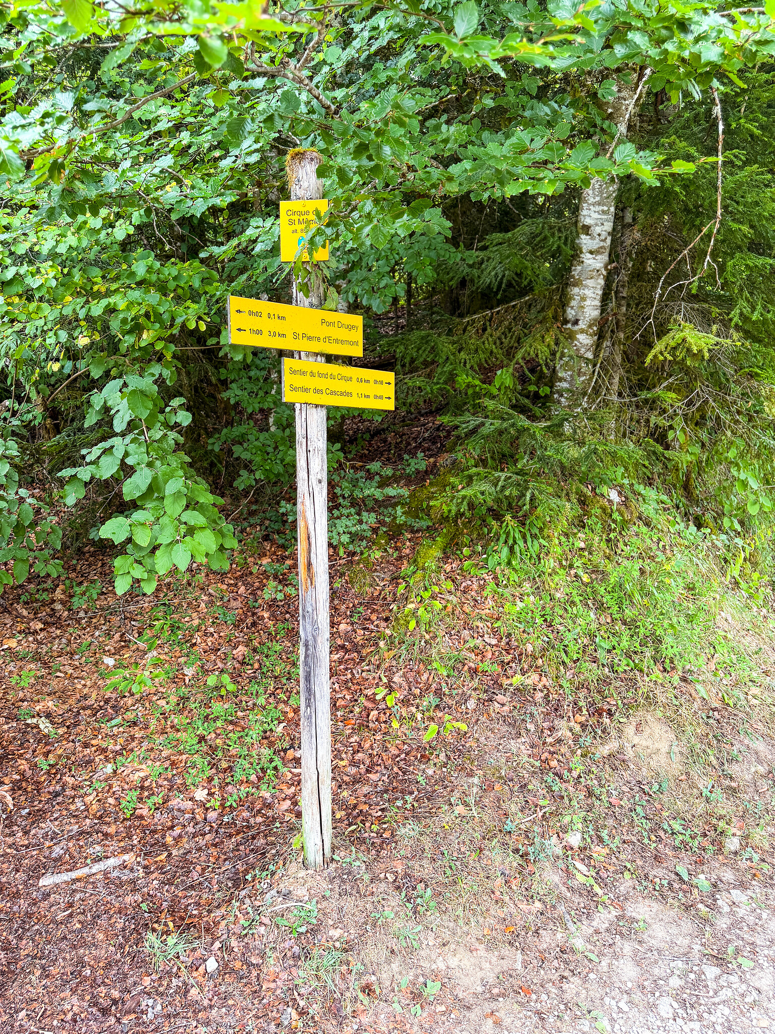 Panneau des sentiers du cirque de Saint-Même
