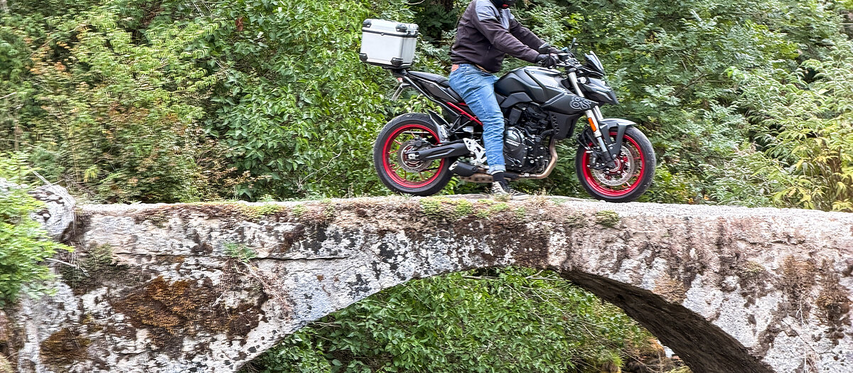 La GSX-8S au cirque de Saint-Même, en Chartreuse.