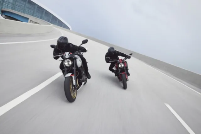 Louer une Triumph Trident 800 à Grenoble